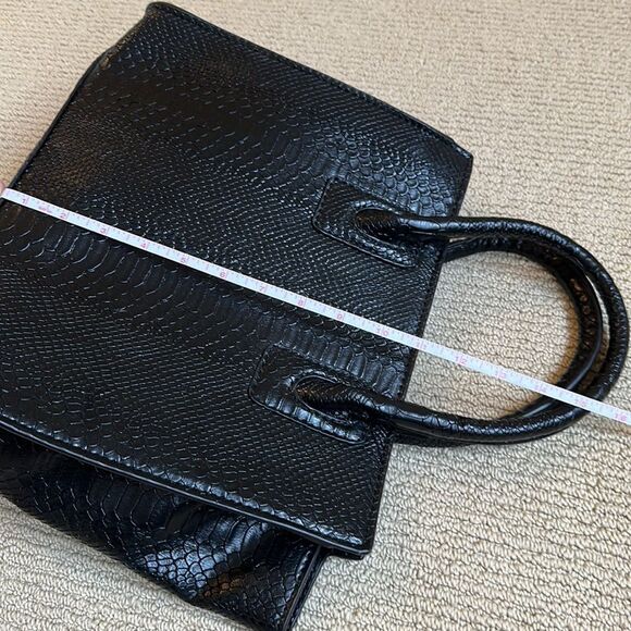 NWOT Neiman Marcus Brand Black Faux Leather Crocodile Pattern Bag - Picture 15 of 15